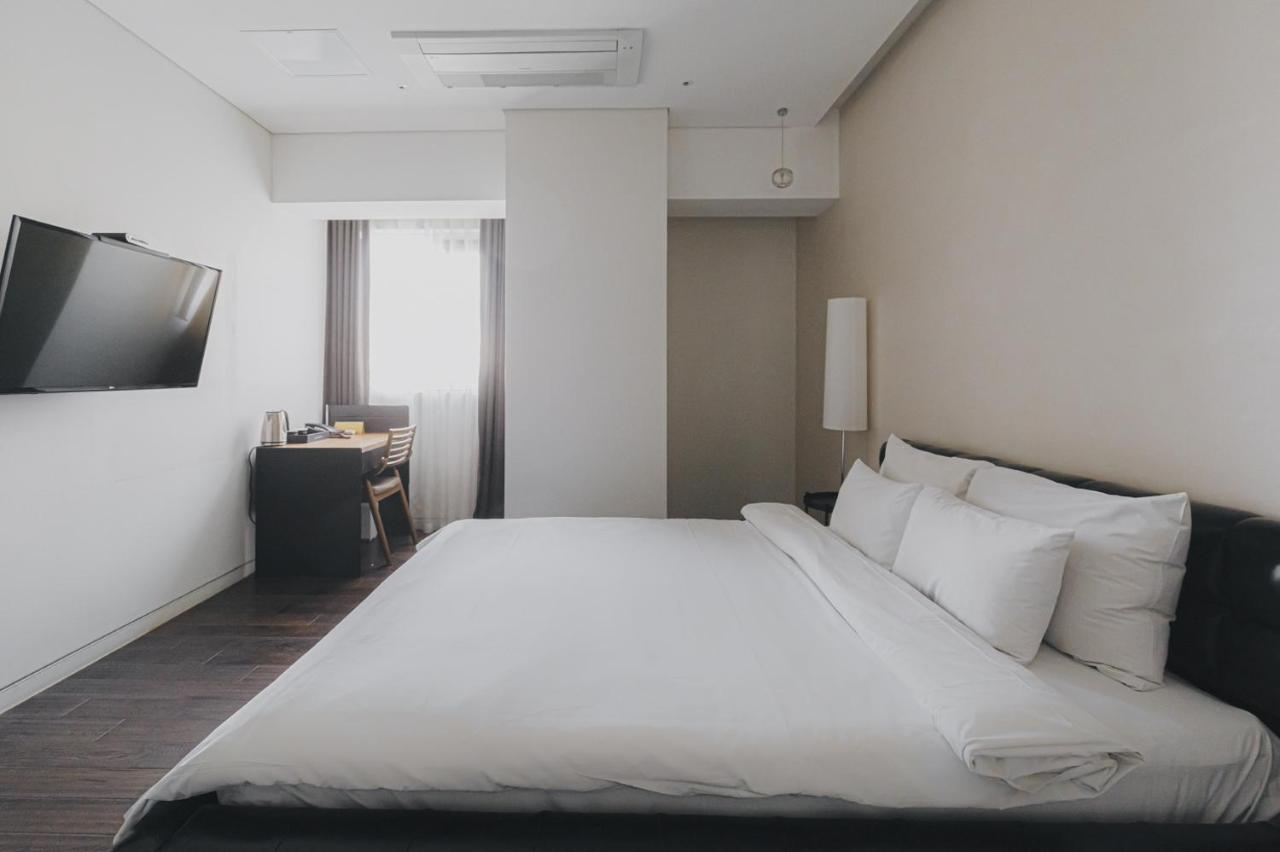 Acc Design Hotel Gwangju Metropolitan City Esterno foto