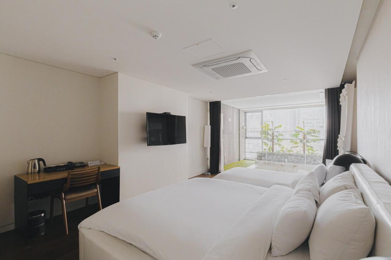 Acc Design Hotel Gwangju Metropolitan City Esterno foto